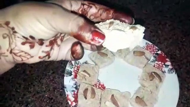 सूजी की बर्फी बनाने की आसान विधी I Suji Burfi recipe without khoya(Mawa) I rava burfi recipe I