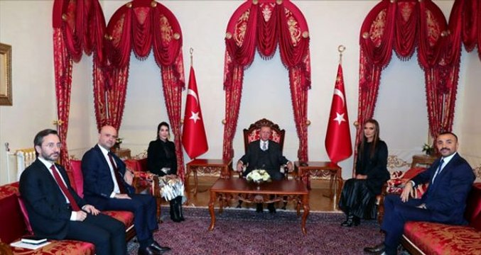 Demet Akalın'dan etek boyu eleştirilerine sert tepki: Muhalefet olmanın da bir adabı olmalı