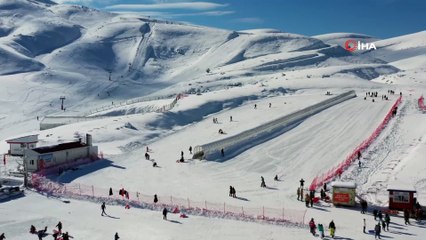 Vatandaşlar Denizli Kayak Merkezi’ne akın etti