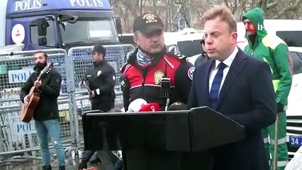Taksim'de yılbaşı önlemleri; çiçekçiden boyacıya her kılıkta bir polis