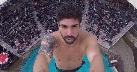 Carlos Gimeno est un plongeur de l'extrême et ses vidéos donnent le vertige