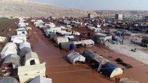 İdlib'den Türkiye sınırına yaklaşık 20 bin sivil daha göç etti