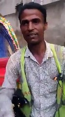 একজন রিকশা চালকের ইংলিশ স্কিল দেখুন
