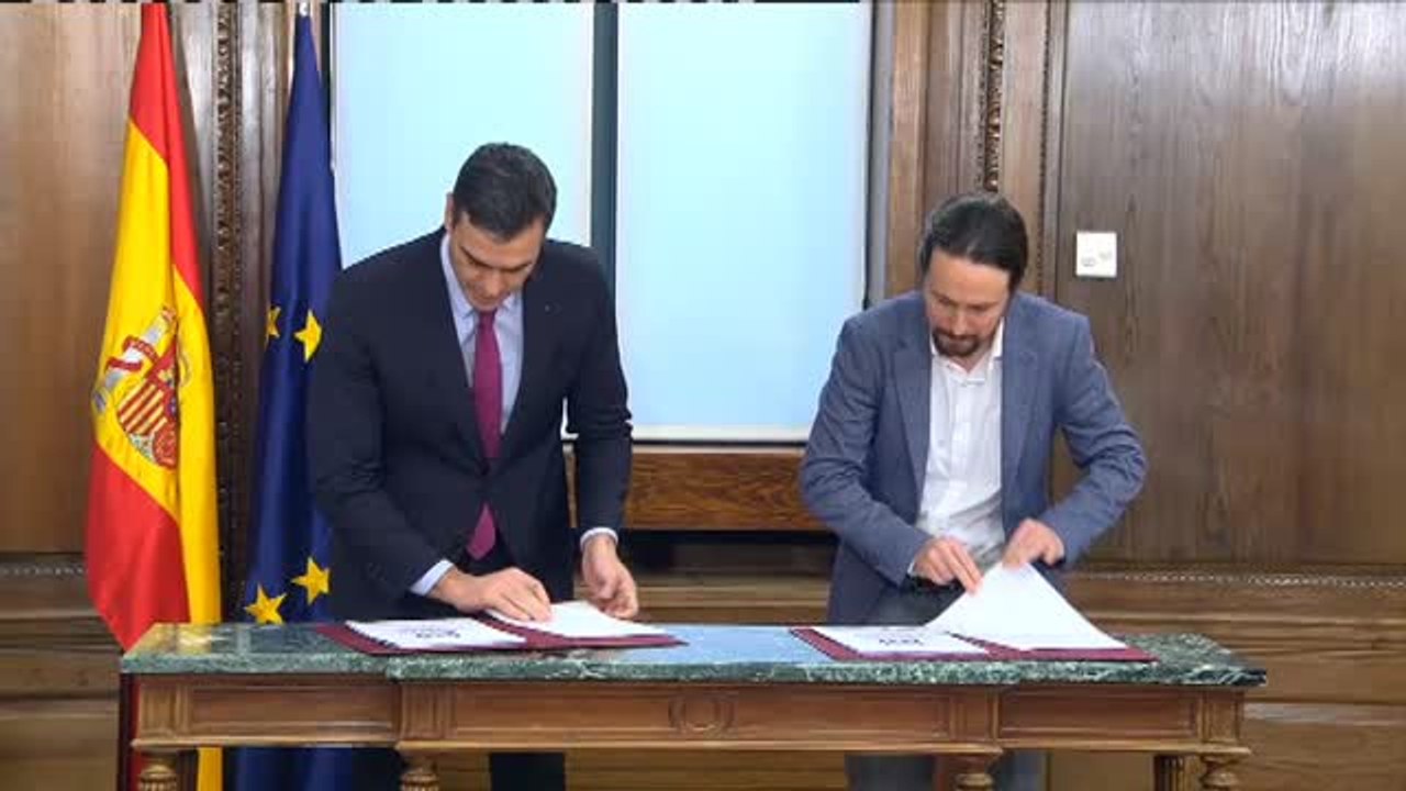 Iglesias, tras firmar el programa de Gobierno con el PSOE: "Para nosotros va a ser un honor que Sánchez sea nuestro presidente"