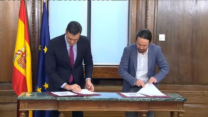 Iglesias, tras firmar el programa de Gobierno con el PSOE: "Para nosotros va a ser un honor que Sánchez sea nuestro presidente"