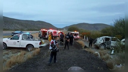 Familia muere en volcadura en Lerdo
