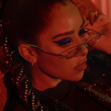 حضن رومانسي من بلقيس فتحي لزوجها يشعل مواقع التواصل.. وهذا ما قالته له