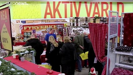 Descargar video: Capodanno col botto in Europa ma molti i limiti per i fuochi d'artificio