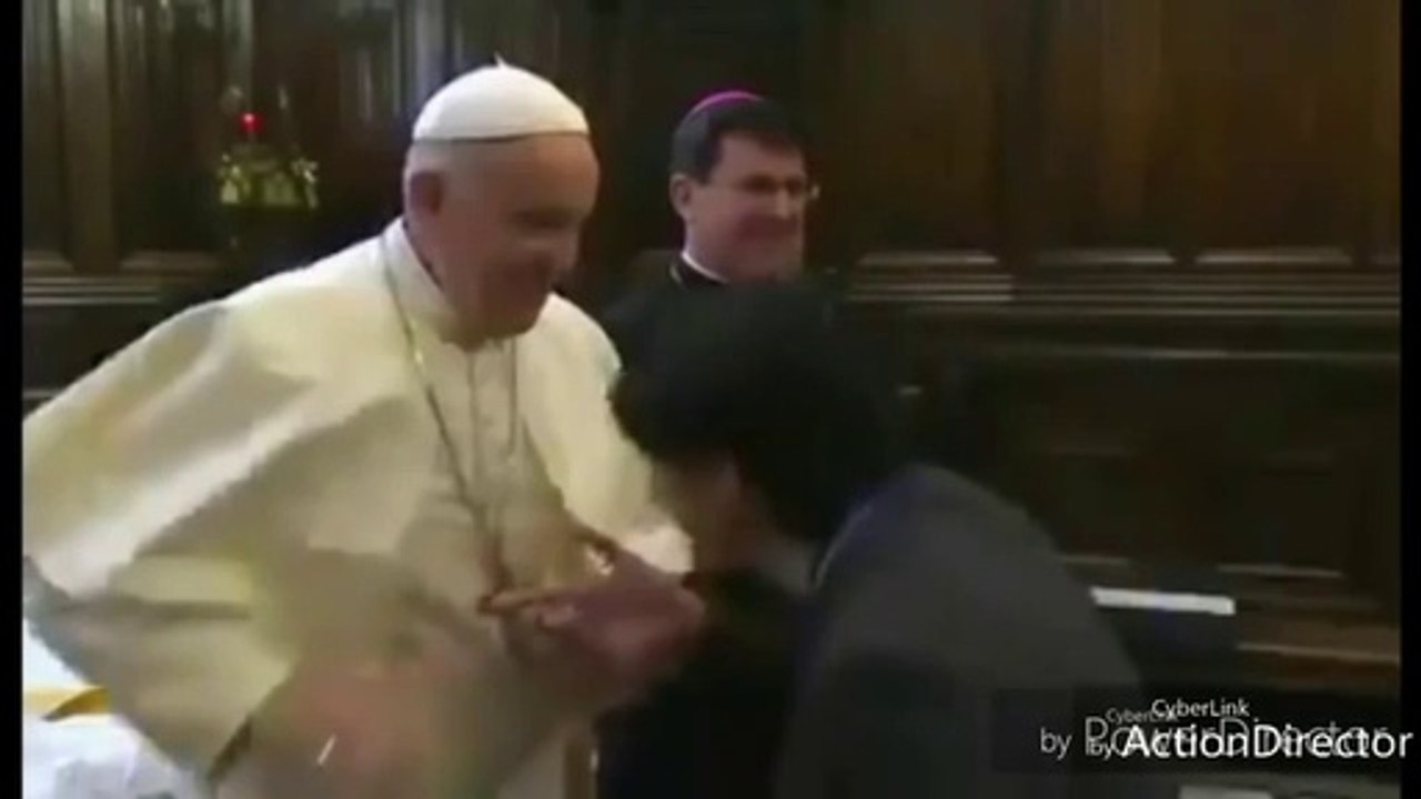 BERGOGLIO E L'ANELLO PISCATORIO MASSONICO