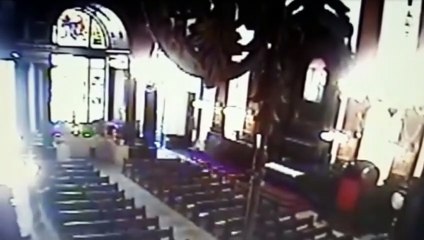 Un hombre dispara dentro de una catedral en Brasil
