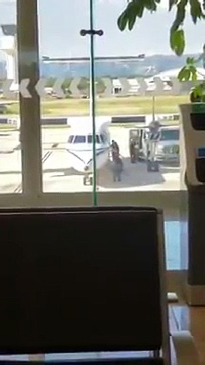 Así fue el 'sospechoso' embarque de dinero en una avioneta que desató la polémica