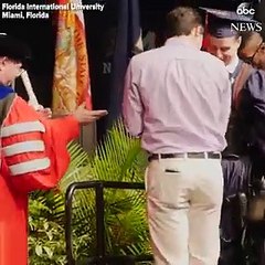 No te pierdas el conmovedor vídeo de un universitario tetrapléjico que recoge su diploma caminando gracias a un exoesqueleto!