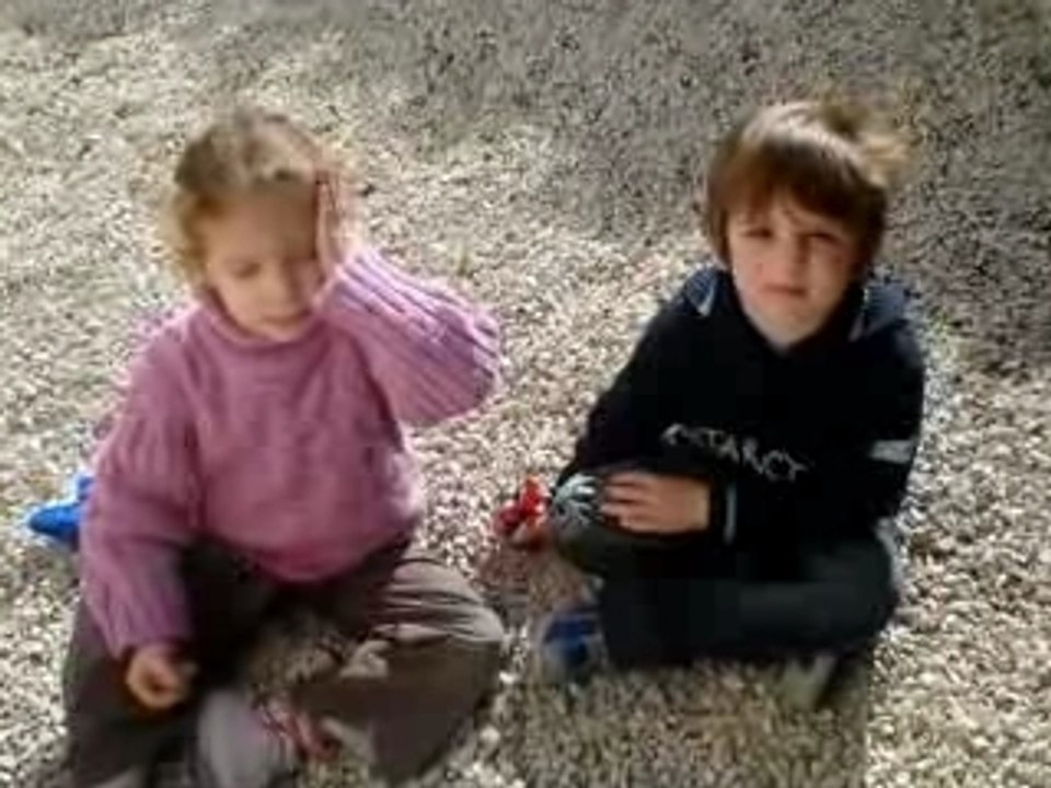 Dimanche a la maison avec cousin cousine