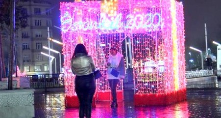 Yılbaşı öncesi Taksim Meydanı'nda son hazırlıklar yapıldı