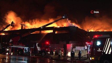 Zeytinburnu’nda Alev Alev Yanan Fabrika Böyle Çöktü