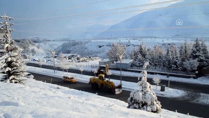 Van ve Bitlis'te 51 yerleşim birimi ile ulaşım sağlanamıyor