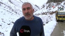 Kar kalınlığı 2 metreye ulaştı, köy yolları ulaşıma kapandı