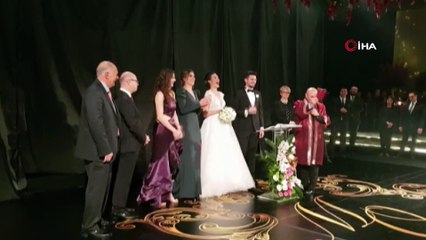 Milli futbolcu Okay Yokuşlu, Melisa Kerman ile evlendi