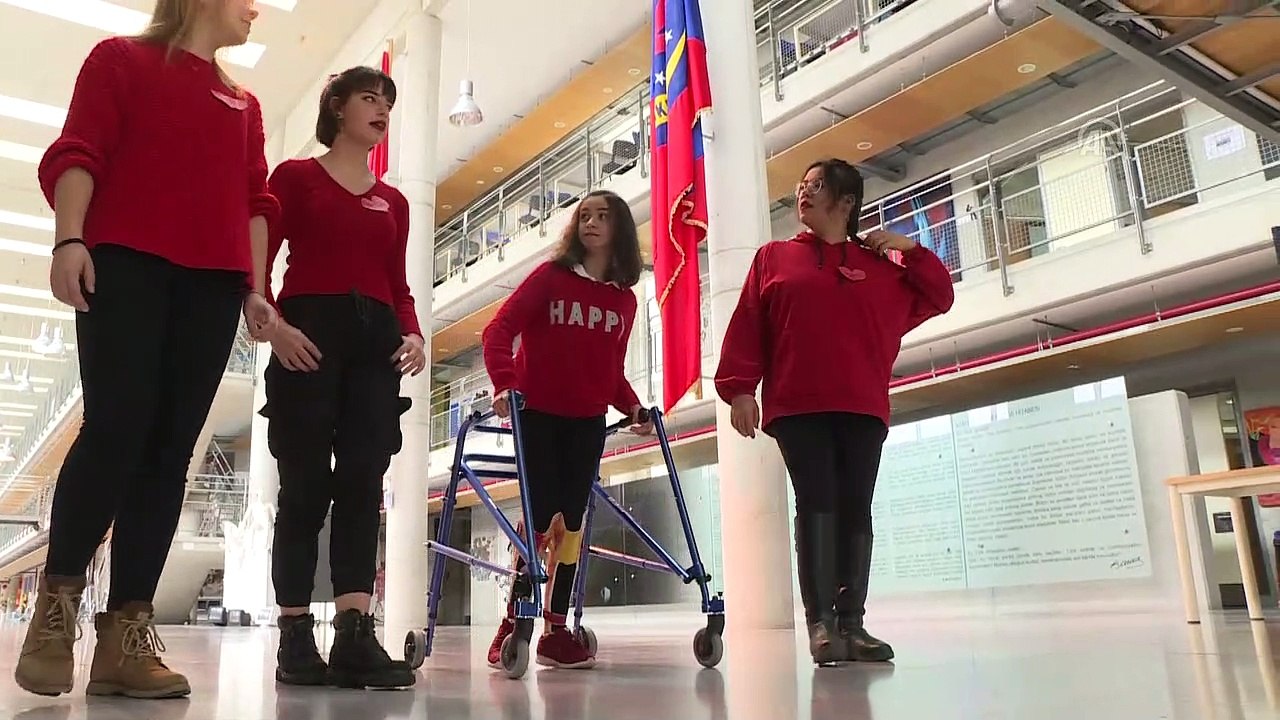 Serebral palsili İrem, 2020'yi 'ayakta' karşılayacak - ANKARA