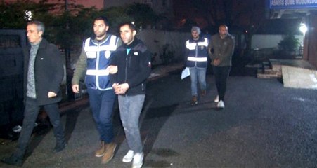 Suçüstü yakalanan hırsızlar, eve soğuktan korunmak için girdiklerini söylediler