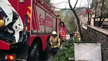 Kartal'da istinat duvarı çöktü