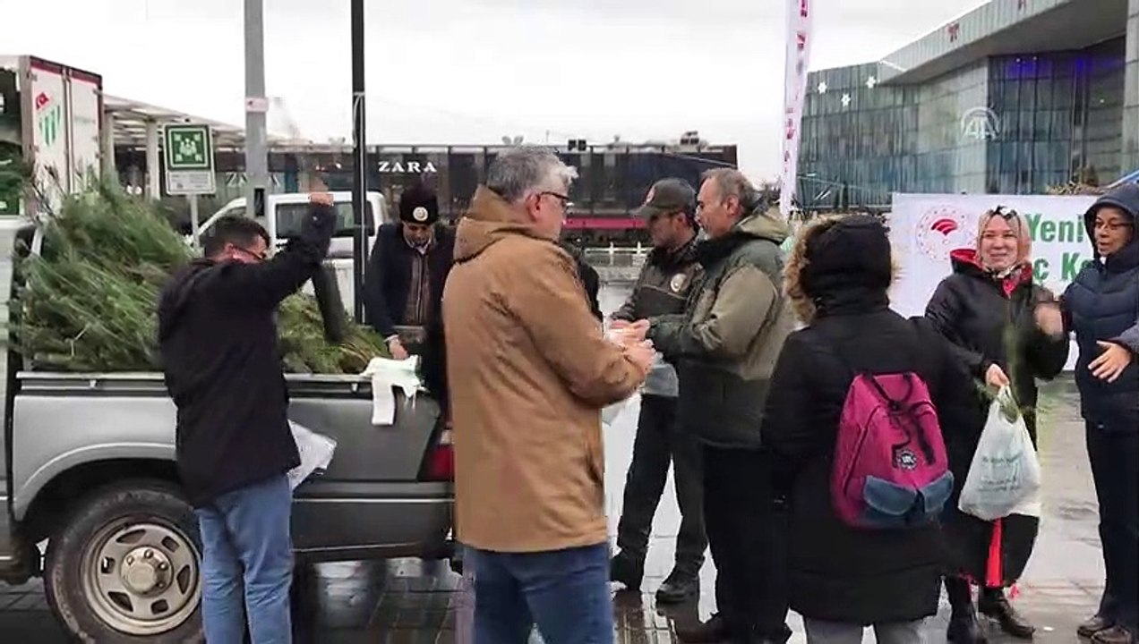 Bursa Orman Bölge Müdürlüğü vatandaşlara fidan dağıttı - BURSA