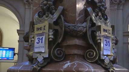 El Ibex 35 se aleja de los máximos en la última jornada del año