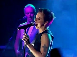 Melanie C - 01 Something's Gonna Happen - Live in Munich (HQ)