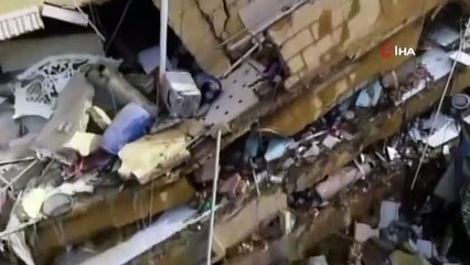 Pakistan'da 6 katlı bina çöktü