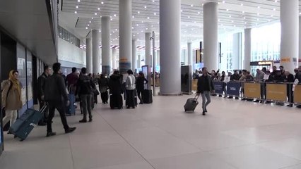 İstanbul Havalimanı'nda pankartla yolcu karşılama sona erdi