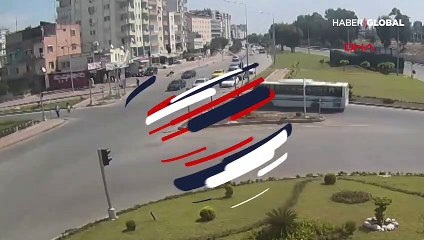 Önce otobüse çarptı sonra yayayı savurdu