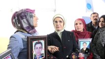 Emine Erdoğan, Diyarbakır annelerini ziyaret etti (2)