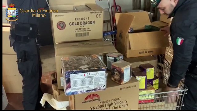 Milano - Botti illegali venduti anche on line, sequestri e denunce (30.12.19)