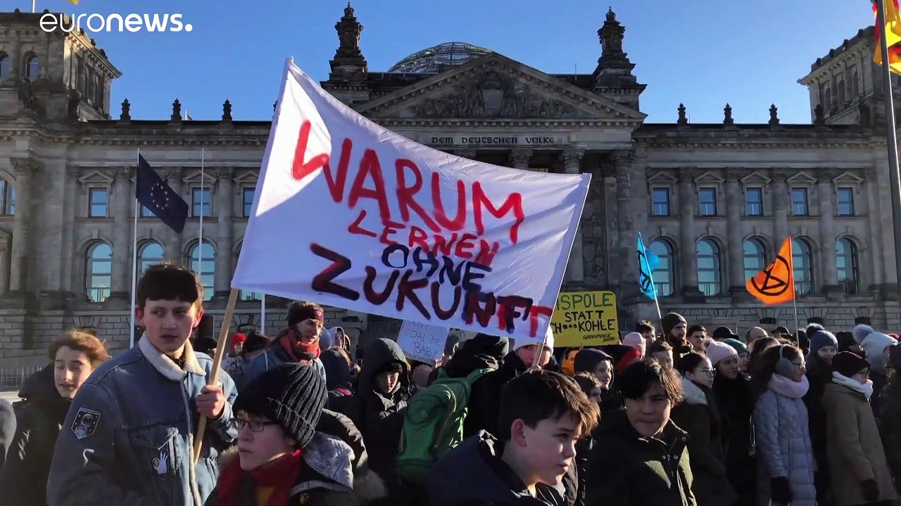 Merkel zu 2020: Mut zu neuem Denken und Kampf gegen Klimawandel