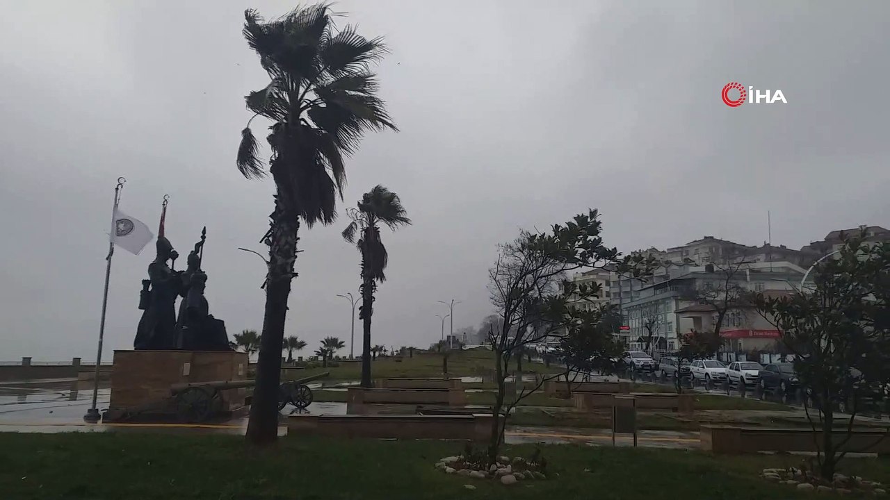 Düzce'de şiddetli rüzgar ve yağış etkili oluyor