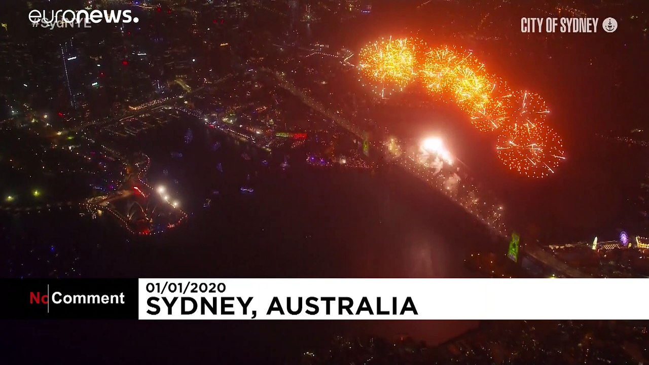 Happy New Year Australia! Sydney welcomes in 20...