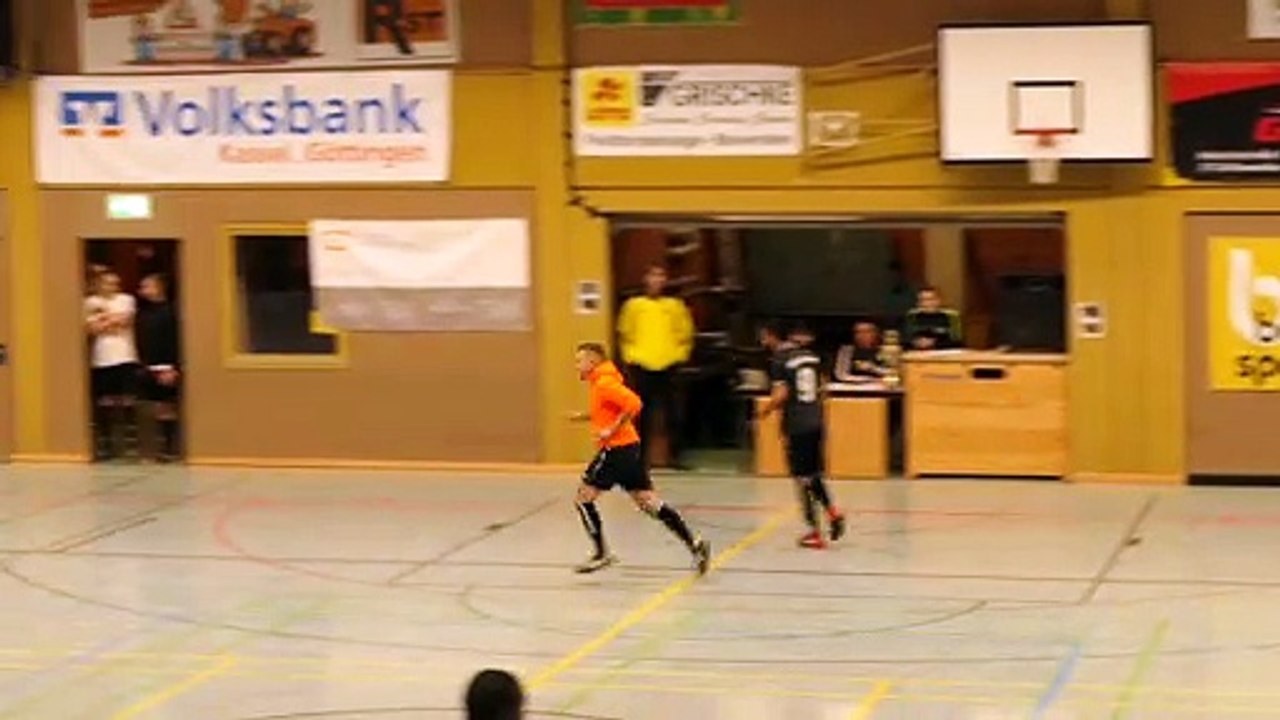 Tor durch Mario Volpini (SVG III) gegen den ESV Rot-Weiß Göttingen