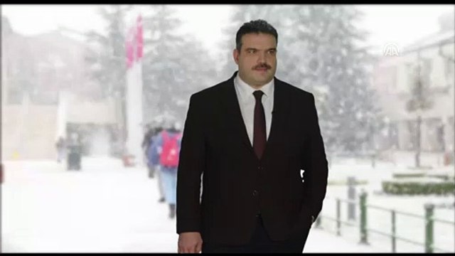 A.Ü. Rektörü Çomaklı, öğrencilerinin yeni yılını videoyla kutladı - ESKİŞEHİR