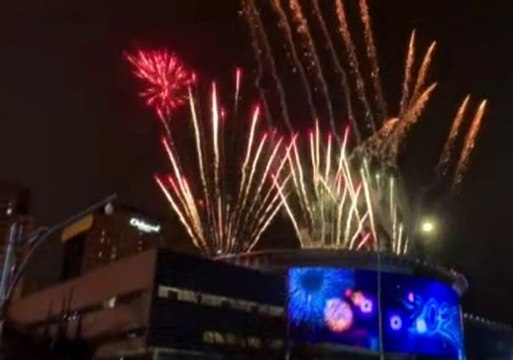 Güney Kore yeni yıla ışıl ışıl girdi