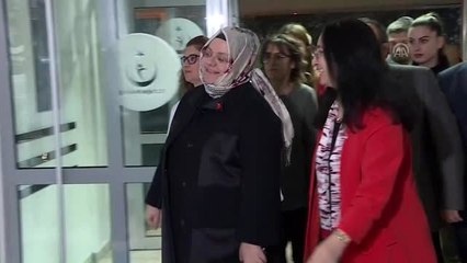 Bakan Zümrüt Selçuk, 2020 yılının ilk bebeğini ziyaret etti