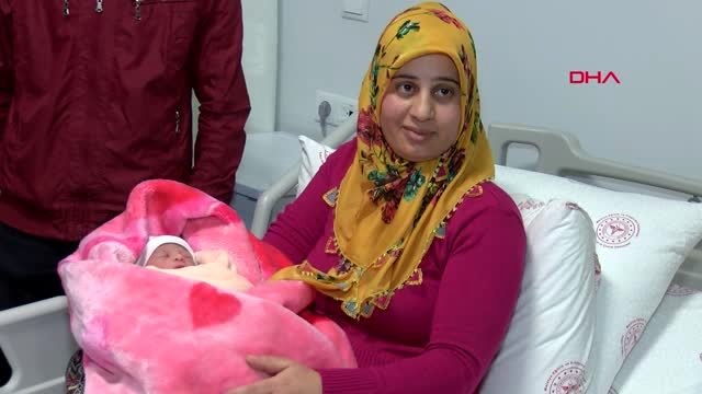 Malatya'da yeni yılın ilk bebeği 'azra'