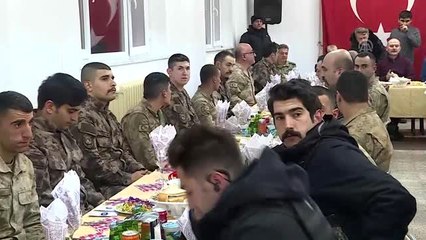 Cumhurbaşkanı Erdoğan, Geçitli Jandarma Karakolu'ndaki askerlerin yeni yılını kutladı