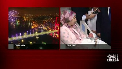 Bakan Koca yeni yılın ilk bebeğini ziyaret etti