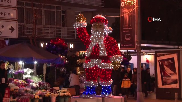 Bağdat Caddesi'nde binlerce kişi yeni yıla merhaba dedi