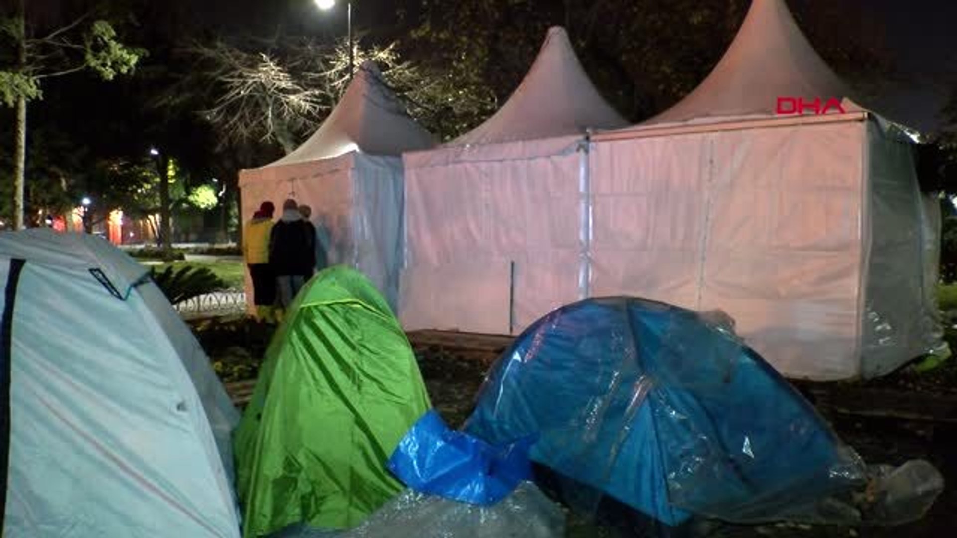 Yeni yıla ibb önündeki çadırlarda girdiler - Dailymotion Video
