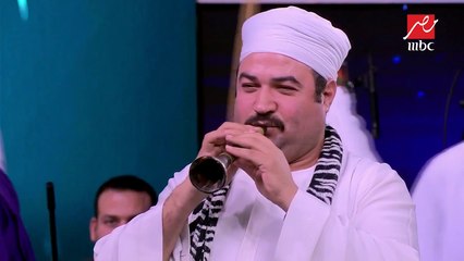 Video herunterladen: مهيب وأحمد بلال ورضا عبد العال يرقصون بالعصا على أنغام المزمار الصعيدي