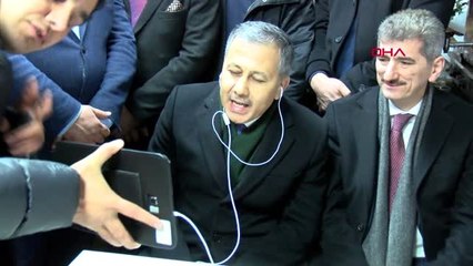 İstanbul valisi yerlikaya'dan taksicilere yeni yıl ziyareti