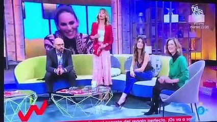 Así fue el peor y más cutre momento de Emma García en pleno directo de 'Viva la viva'
