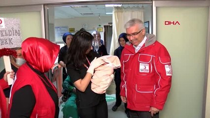 Adana'da yılın ilk bebeği fatma nur, doğdu