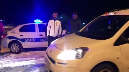 Sarıkamış Kaymakamı Koşal, -15 Derecede Yılbaşı Gecesi uygulama noktasını ziyaret etti